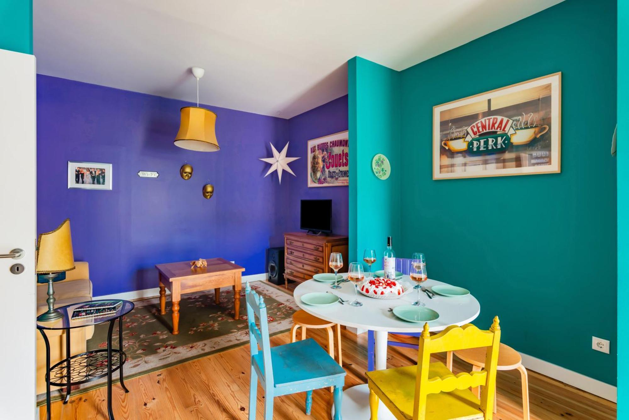 Monica's Place A Friends' Inspired Apartment Lisbon