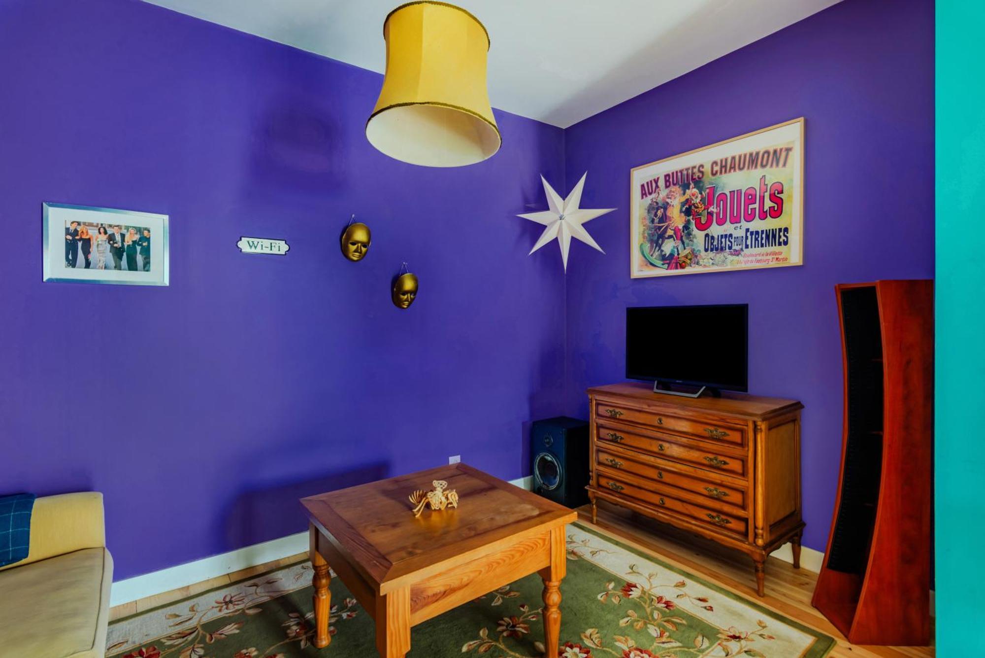 Monica's Place A Friends' Inspired Apartment Lisbon